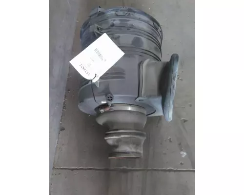 INTERNATIONAL PROSTAR 122 AIR CLEANER