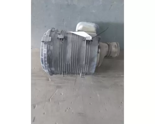 INTERNATIONAL PROSTAR 122 AIR CLEANER