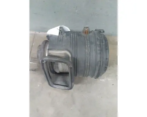 INTERNATIONAL PROSTAR 122 AIR CLEANER