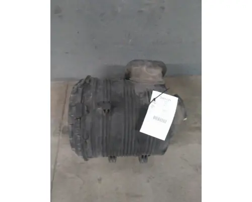 INTERNATIONAL PROSTAR 122 AIR CLEANER