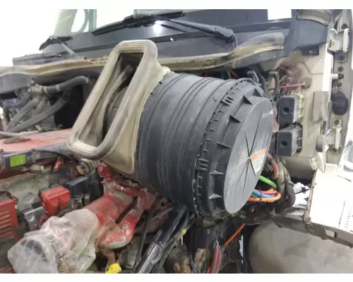 INTERNATIONAL PROSTAR 122 AIR CLEANER