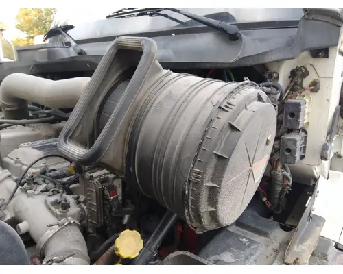 INTERNATIONAL PROSTAR 122 AIR CLEANER