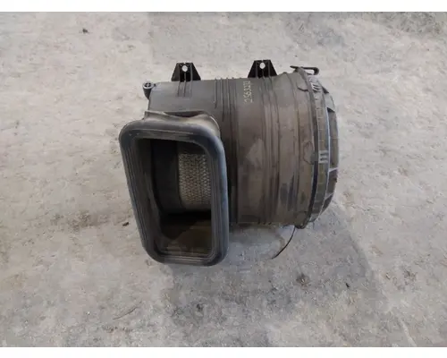 INTERNATIONAL PROSTAR 122 AIR CLEANER