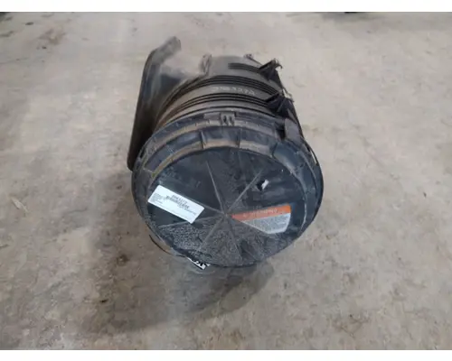 INTERNATIONAL PROSTAR 122 AIR CLEANER