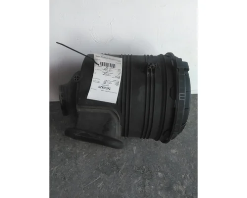 INTERNATIONAL PROSTAR 122 AIR CLEANER