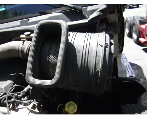 INTERNATIONAL PROSTAR 122 AIR CLEANER