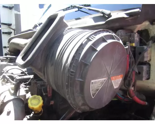 INTERNATIONAL PROSTAR 122 AIR CLEANER