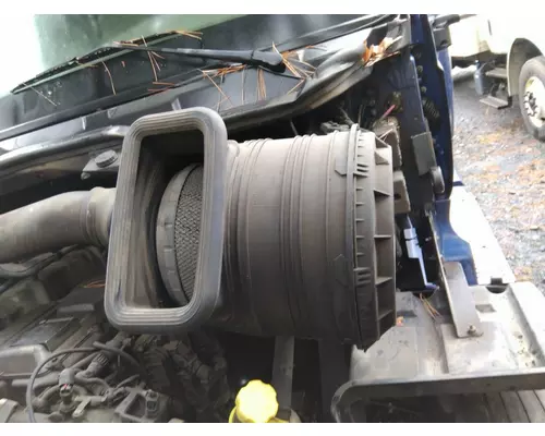 INTERNATIONAL PROSTAR 122 AIR CLEANER