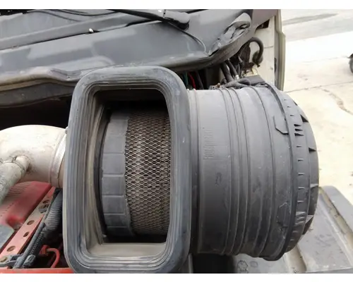 INTERNATIONAL PROSTAR 122 AIR CLEANER