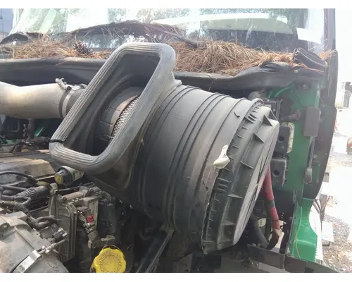 INTERNATIONAL PROSTAR 122 AIR CLEANER