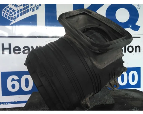 INTERNATIONAL PROSTAR 122 AIR CLEANER