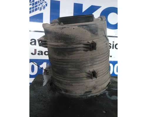 INTERNATIONAL PROSTAR 122 AIR CLEANER