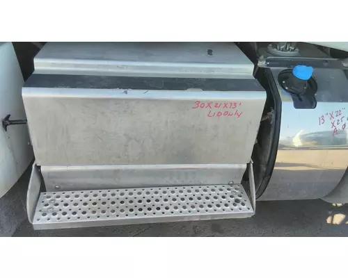 INTERNATIONAL PROSTAR 122 BATTERY BOX COVER