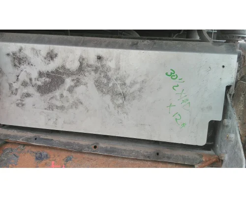 INTERNATIONAL PROSTAR 122 BATTERY BOX COVER