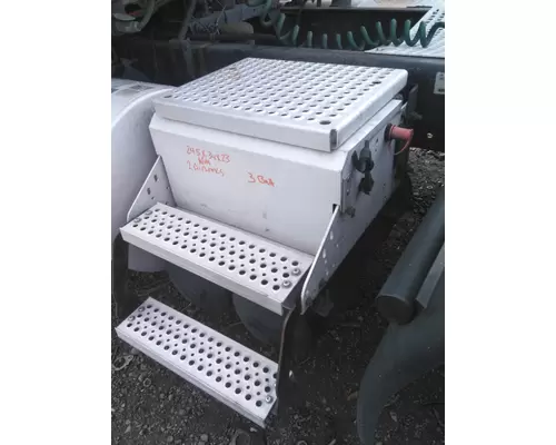 INTERNATIONAL PROSTAR 122 BATTERY BOX