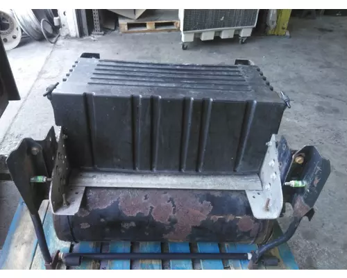 INTERNATIONAL PROSTAR 122 BATTERY BOX