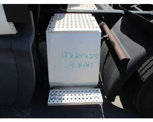 INTERNATIONAL PROSTAR 122 BATTERY BOX