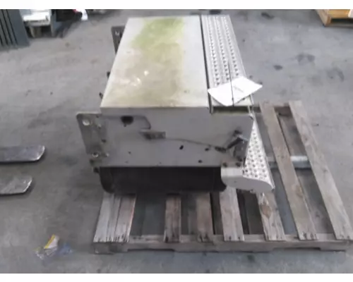 INTERNATIONAL PROSTAR 122 BATTERY BOX