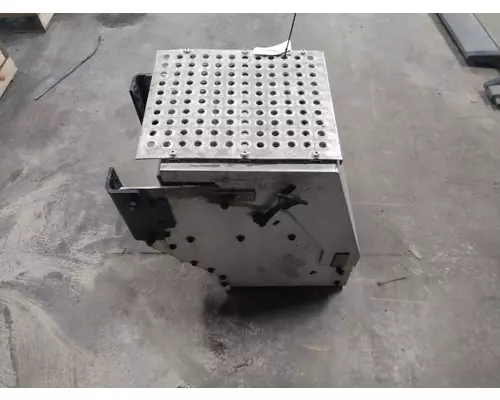 INTERNATIONAL PROSTAR 122 BATTERY BOX
