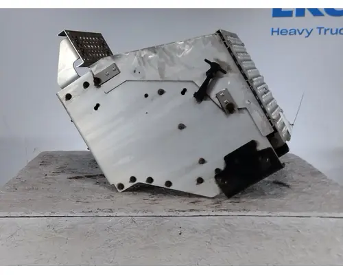 INTERNATIONAL PROSTAR 122 BATTERY BOX