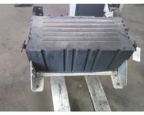 INTERNATIONAL PROSTAR 122 BATTERY BOX