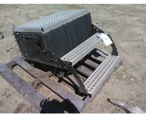 INTERNATIONAL PROSTAR 122 BATTERY BOX