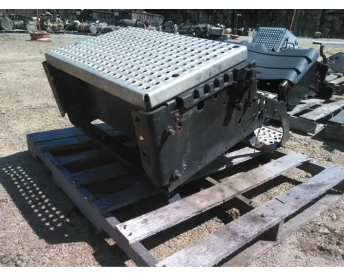 INTERNATIONAL PROSTAR 122 BATTERY BOX