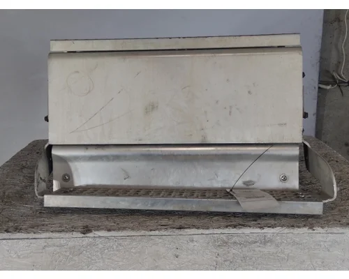INTERNATIONAL PROSTAR 122 BATTERY BOX