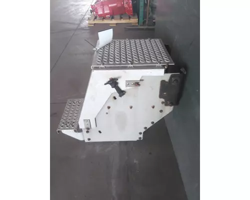 INTERNATIONAL PROSTAR 122 BATTERY BOX