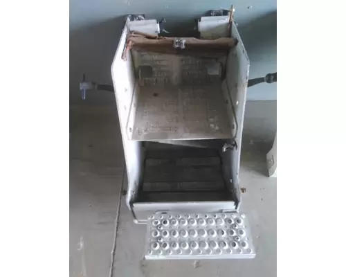 INTERNATIONAL PROSTAR 122 BATTERY BOX