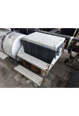 INTERNATIONAL PROSTAR 122 BATTERY BOX