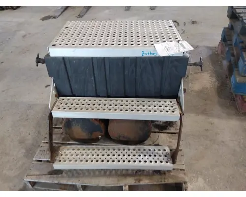 INTERNATIONAL PROSTAR 122 BATTERY BOX