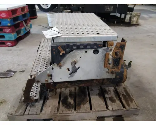 INTERNATIONAL PROSTAR 122 BATTERY BOX