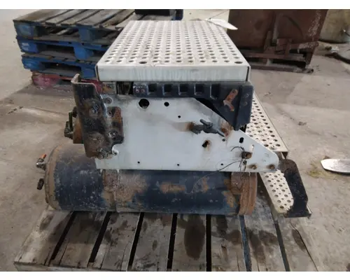 INTERNATIONAL PROSTAR 122 BATTERY BOX