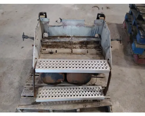 INTERNATIONAL PROSTAR 122 BATTERY BOX