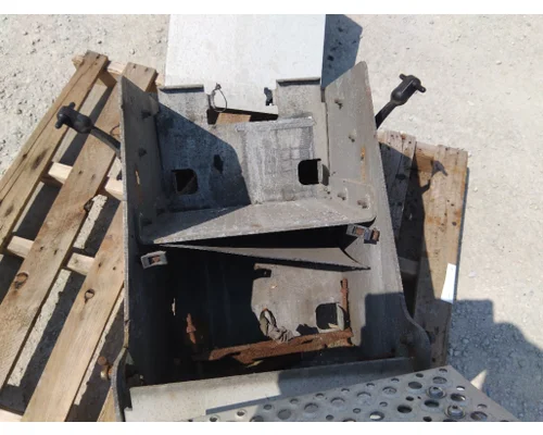 INTERNATIONAL PROSTAR 122 BATTERY BOX