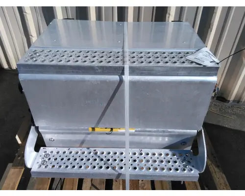 INTERNATIONAL PROSTAR 122 BATTERY BOX