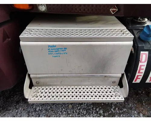 INTERNATIONAL PROSTAR 122 BATTERY BOX