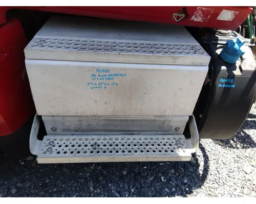 INTERNATIONAL PROSTAR 122 BATTERY BOX