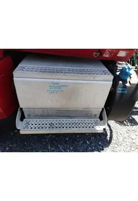 INTERNATIONAL PROSTAR 122 BATTERY BOX
