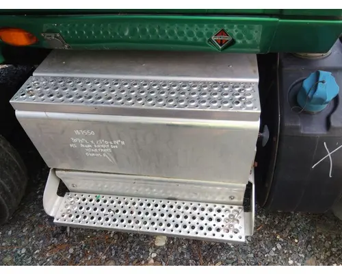INTERNATIONAL PROSTAR 122 BATTERY BOX