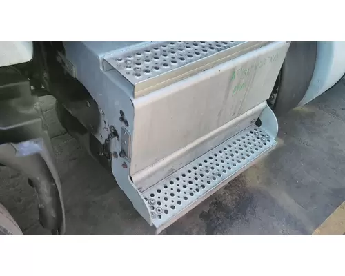 INTERNATIONAL PROSTAR 122 BATTERY BOX