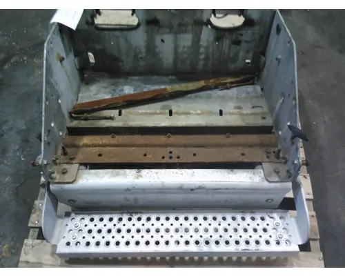 INTERNATIONAL PROSTAR 122 BATTERY BOX