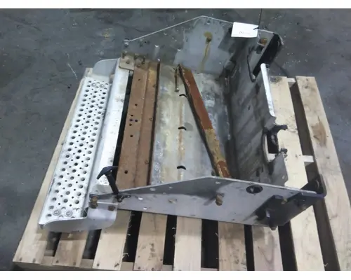 INTERNATIONAL PROSTAR 122 BATTERY BOX