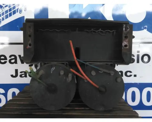 INTERNATIONAL PROSTAR 122 BATTERY BOX