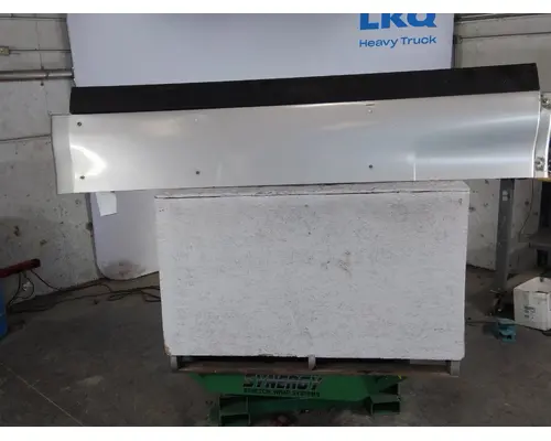 INTERNATIONAL PROSTAR 122 CAB EXTENSION