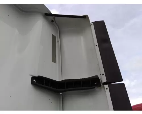 INTERNATIONAL PROSTAR 122 CAB EXTENSION