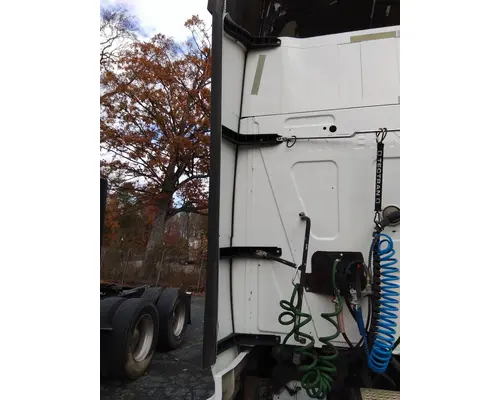 INTERNATIONAL PROSTAR 122 CAB EXTENSION