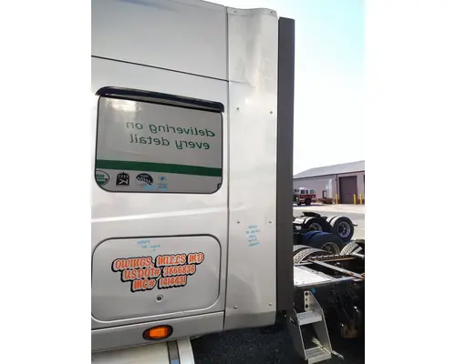 INTERNATIONAL PROSTAR 122 CAB EXTENSION