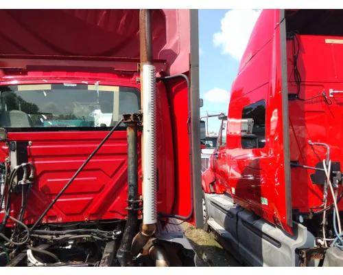 INTERNATIONAL PROSTAR 122 CAB EXTENSION